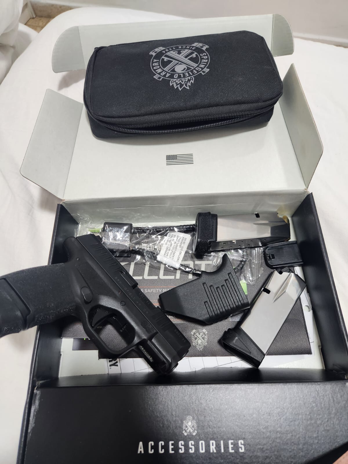 אקדח  Springfield Armory Hellcat במצב מצוין עם 3 מחסניות 2