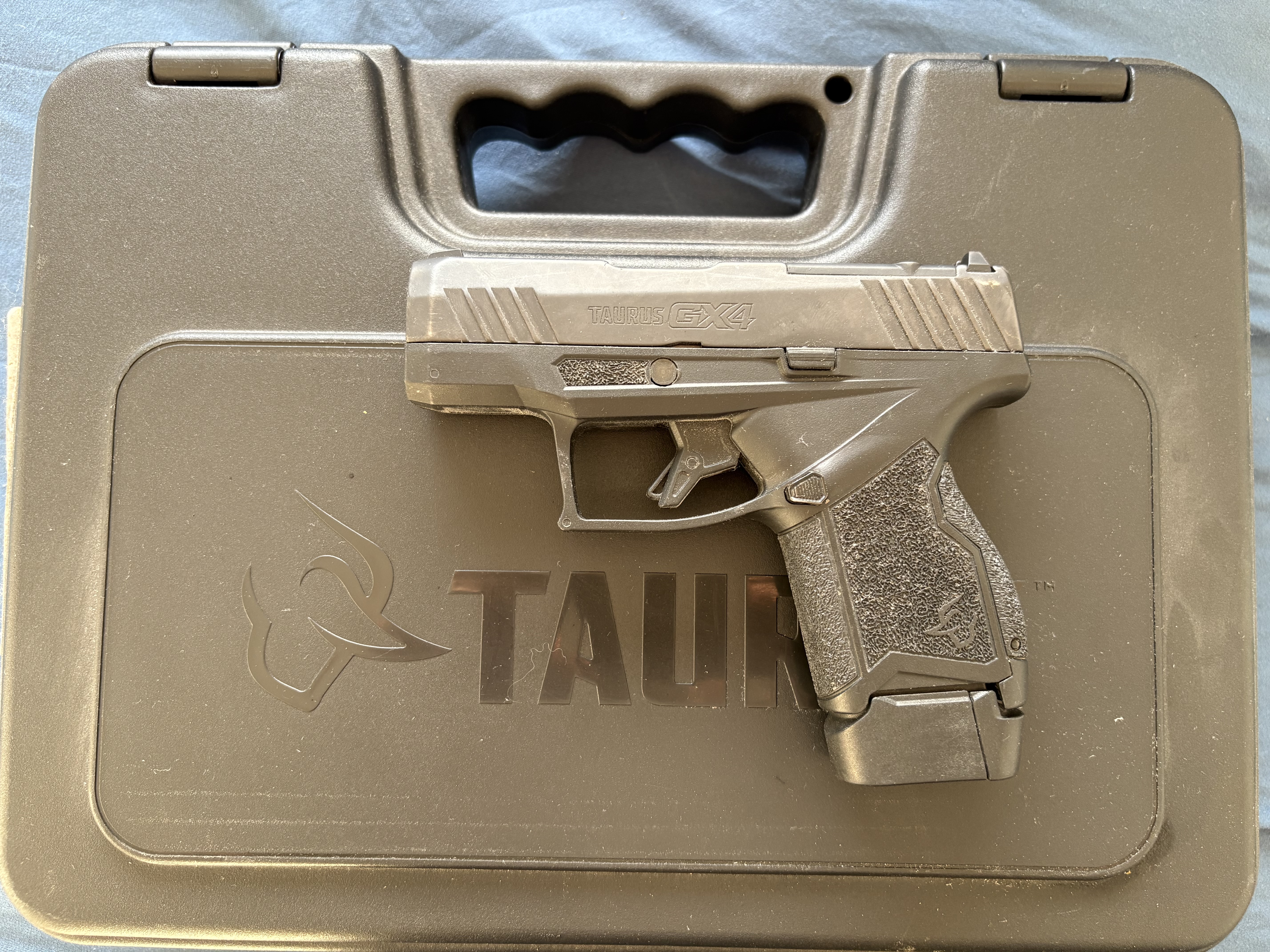 Taurus GX4 במצב מצוין עם 3 מחסניות