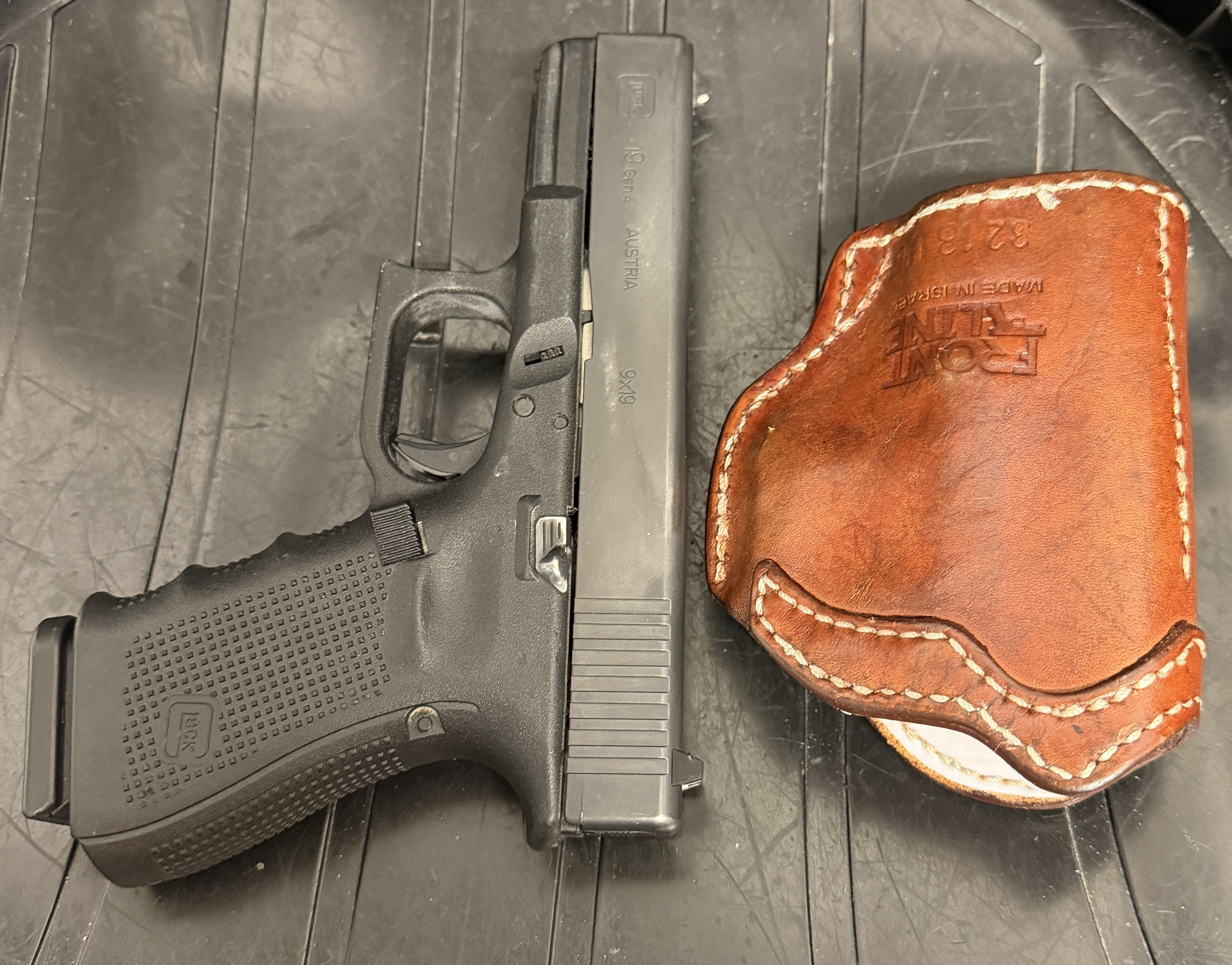 Glock 19 Gen 4 - הדגם האוסטרי, במצב כמו חדש.