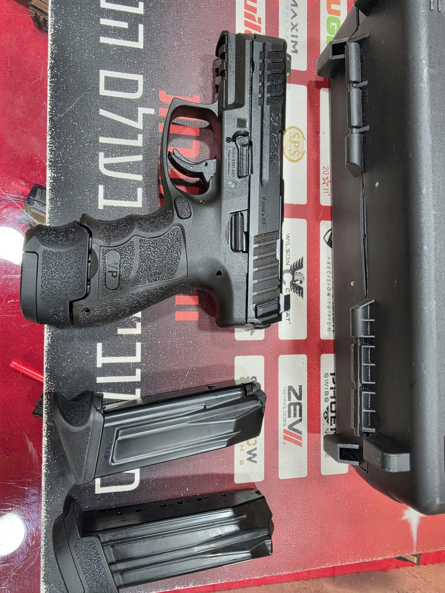 HK VP9 - SK כחדש - ירה 100 כדור - אריזה מקורית  עם 3 מחסניות