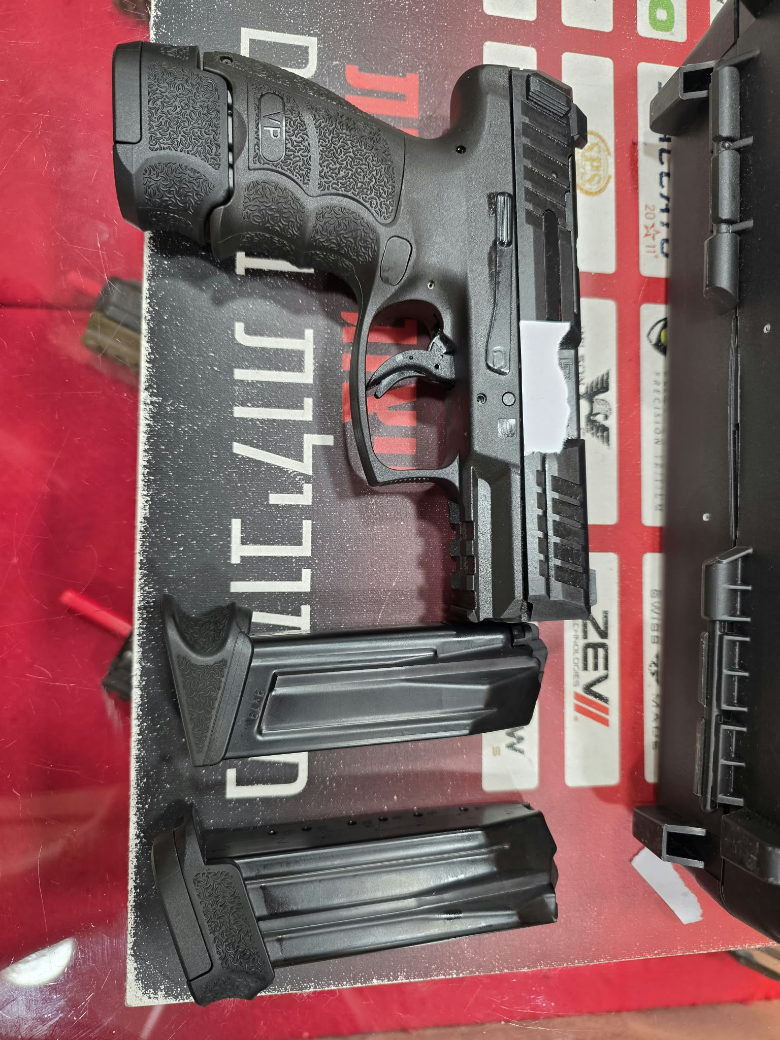 HK VP9 - SK כחדש - ירה 100 כדור - אריזה מקורית  עם 3 מחסניות 2