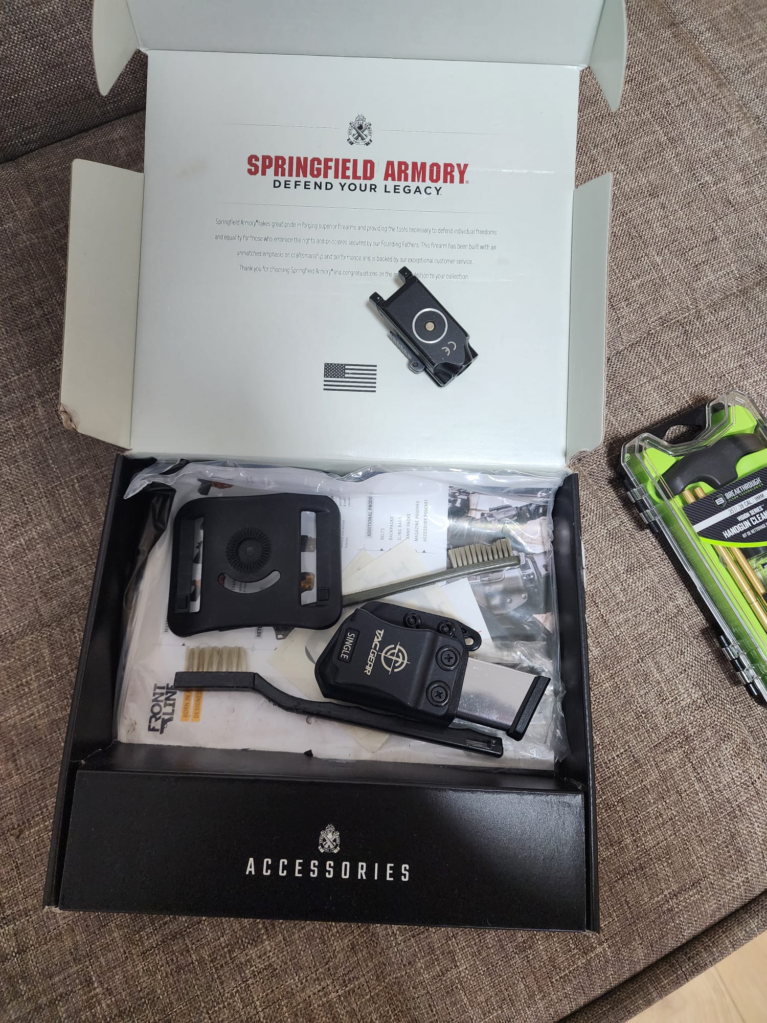 Springfield Hellcat Pro במצב מצויין עם 3 מחסניות אפשרות לכוונת ותוספות  5