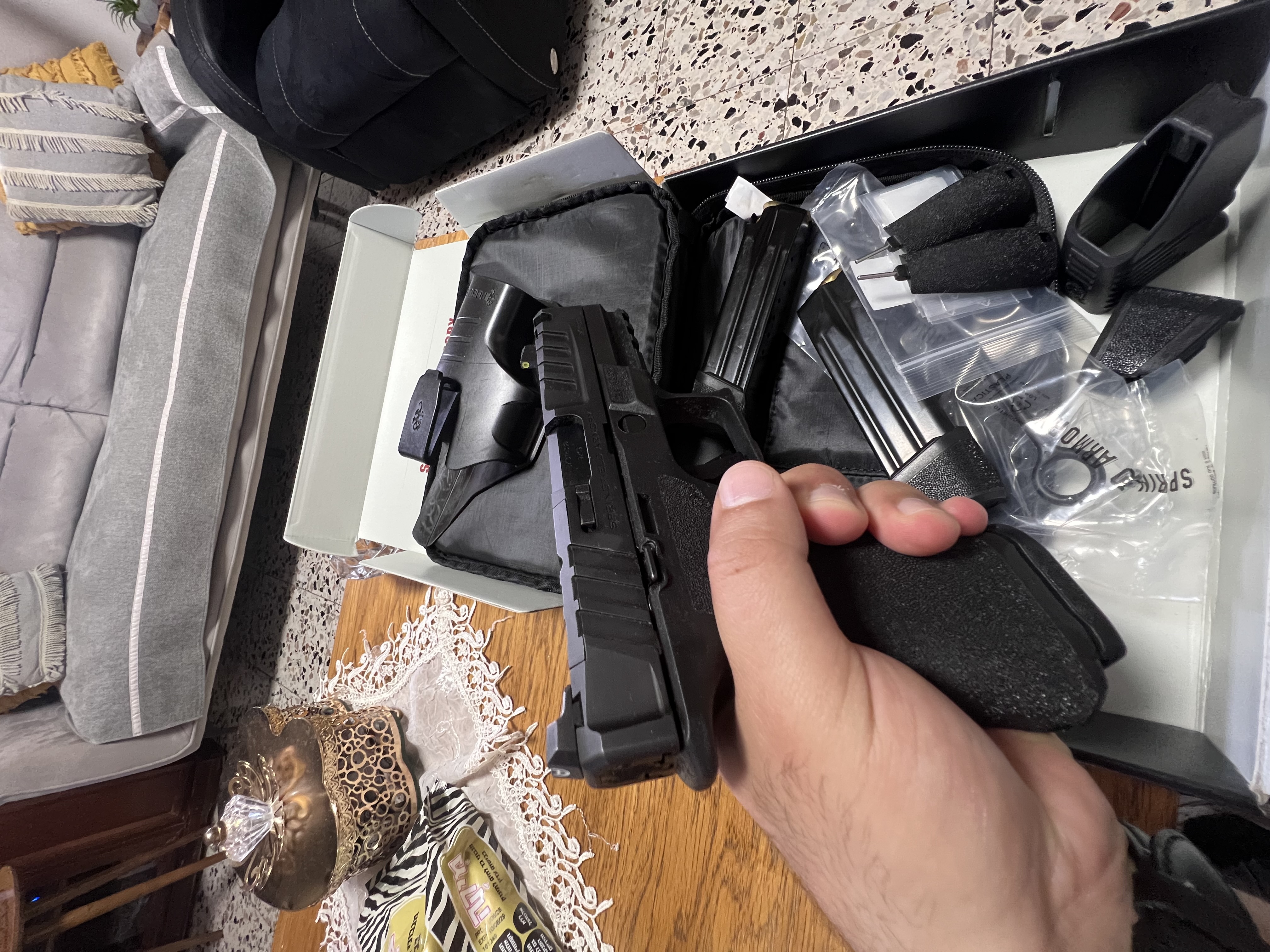 ספרינגפילד אשלון קומפקט, כמו חדש, מגיע עם כל תכולת הקופסה המקורית 2