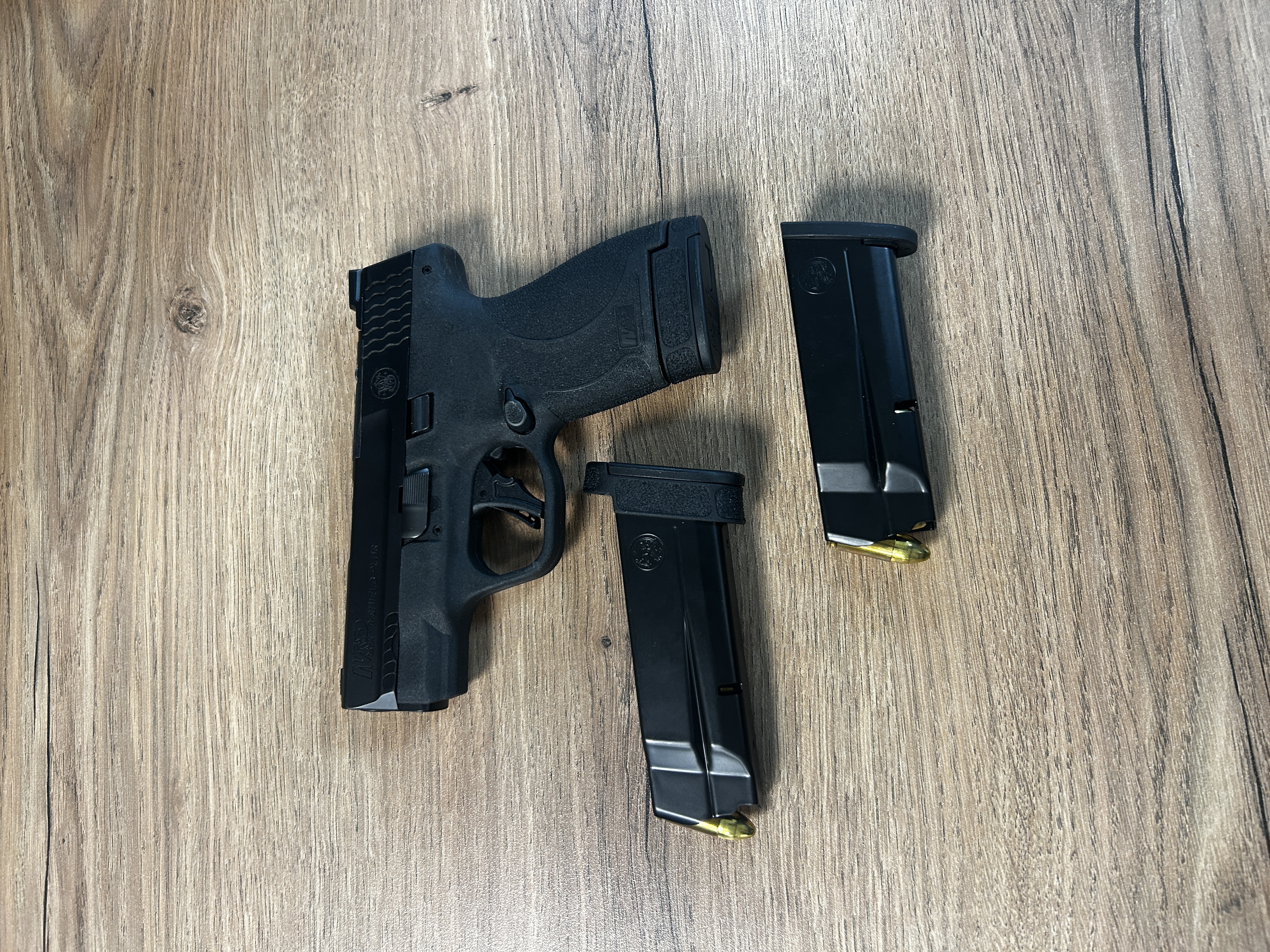 נשק במצב מצוין SMITH & WESSON- Shield Plus 