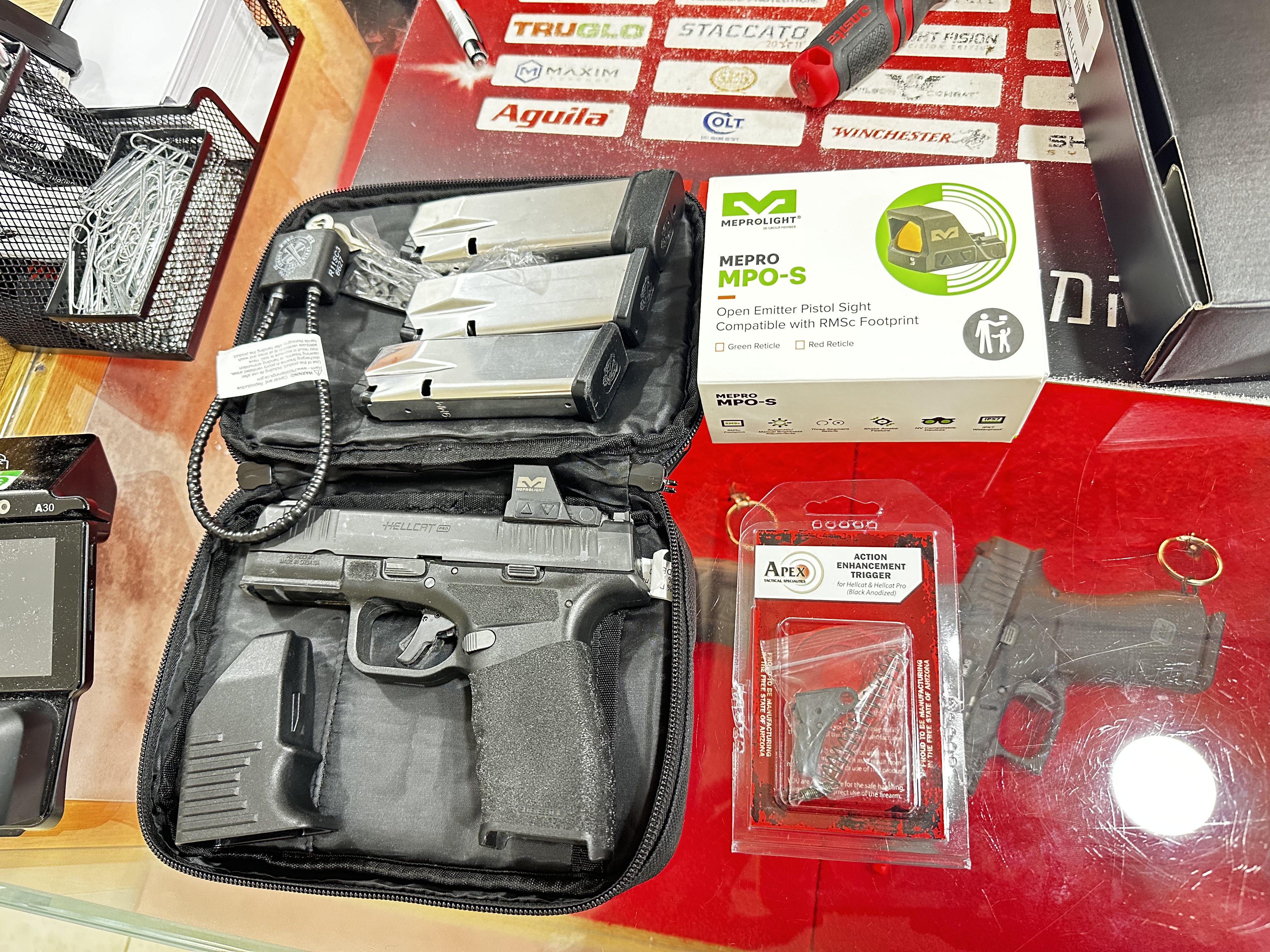 Hellcat pro עם הדק Apex וכוונת השלכה מפרולייט