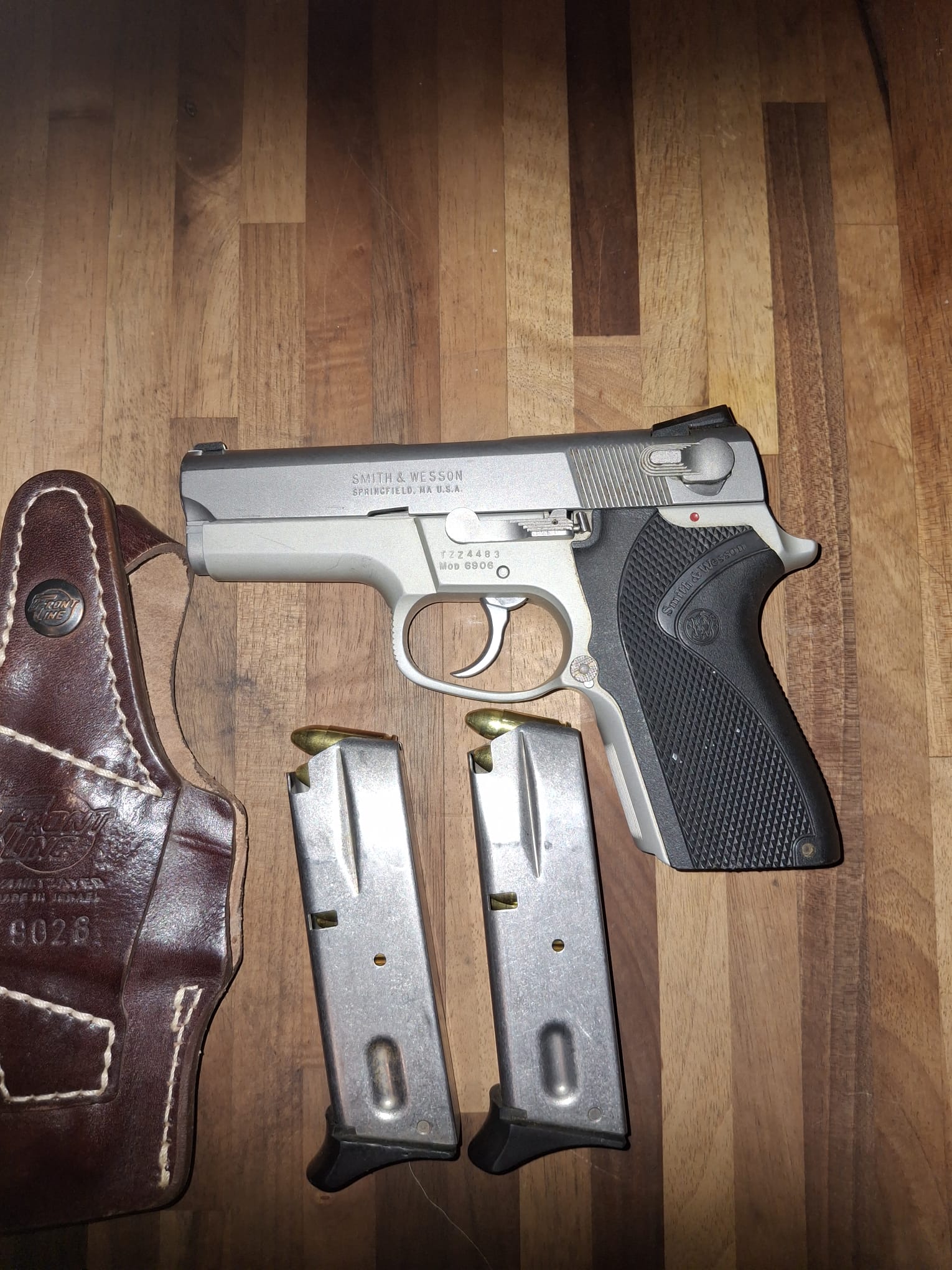 s&w דגם 6906