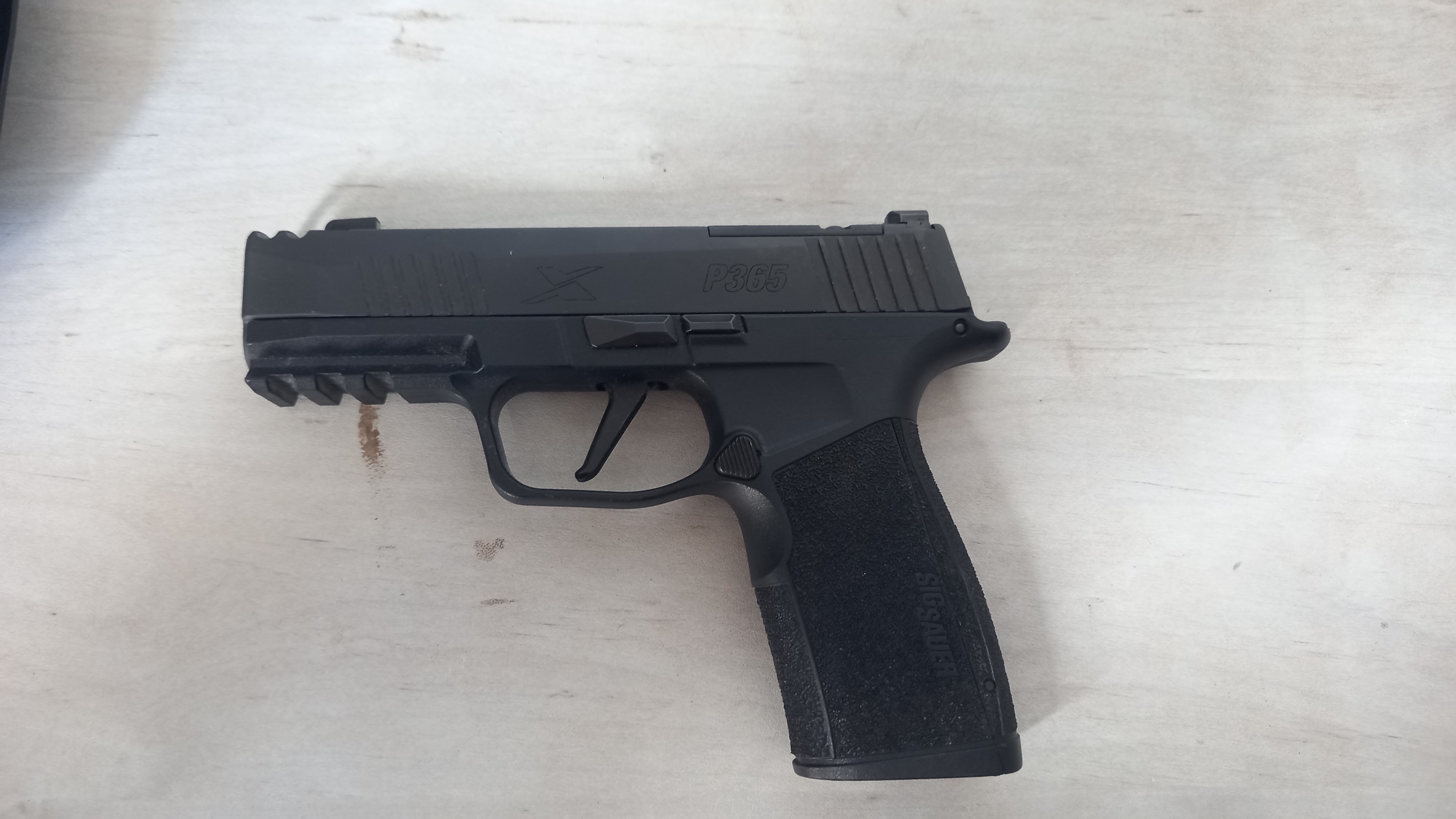 Sig sauer P365x Macro במצב חדש(בן שנה)