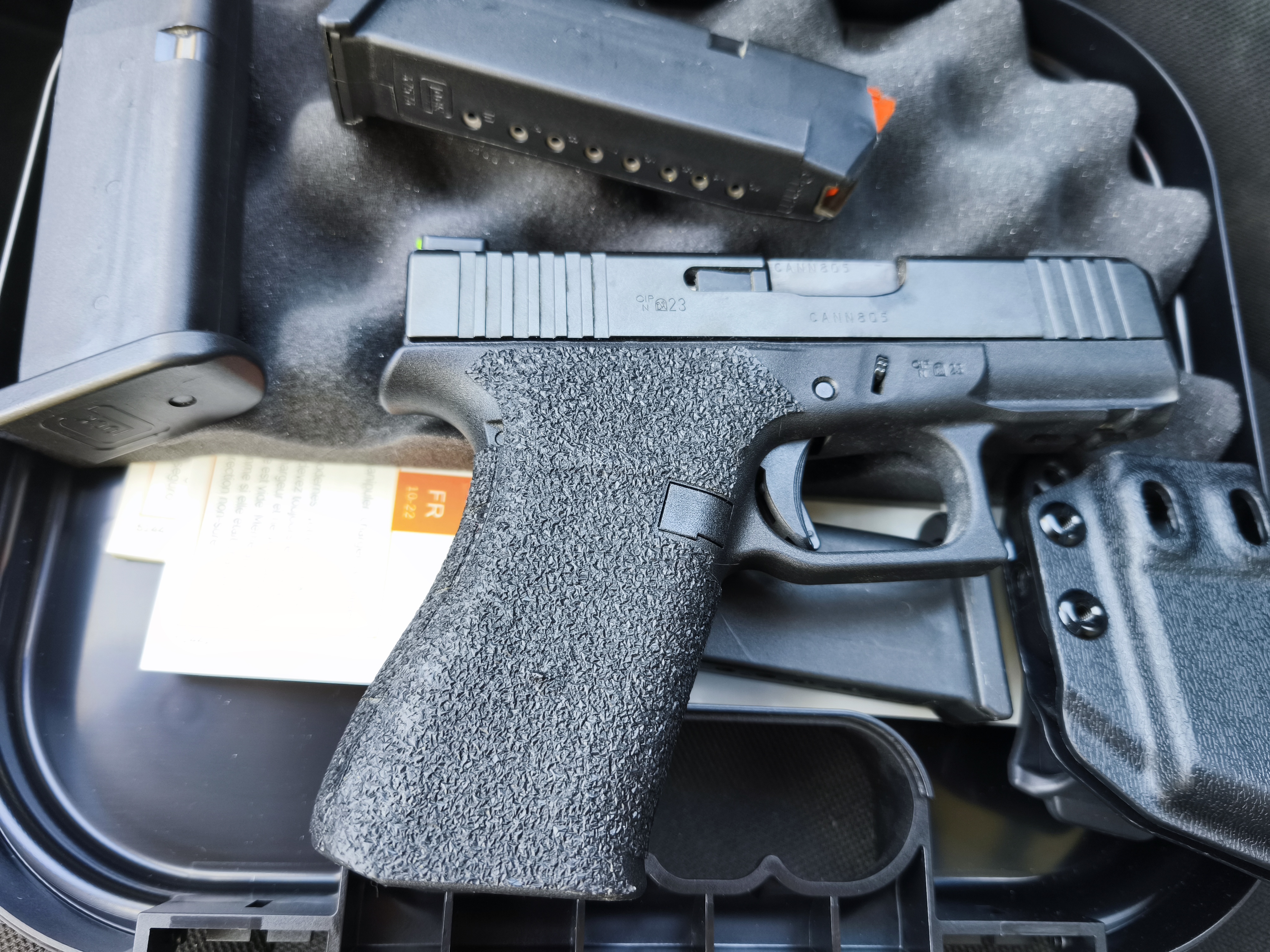 Glock 43x עם שלוש מחסניות של עשרה כדורים 2