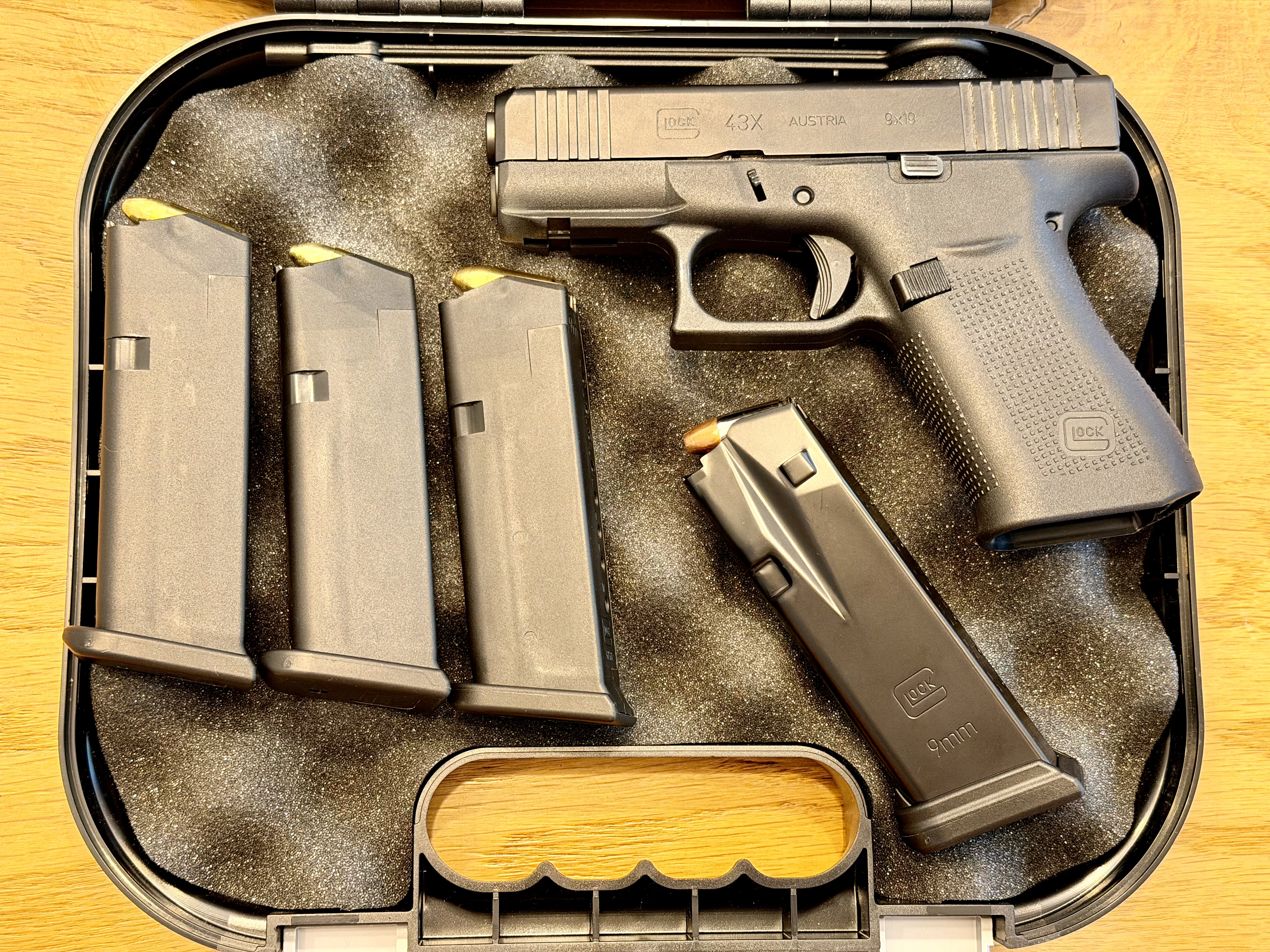 Glock 43X דגם אוסטרי (לא MOS, עם מסילת פיקטיני) 3