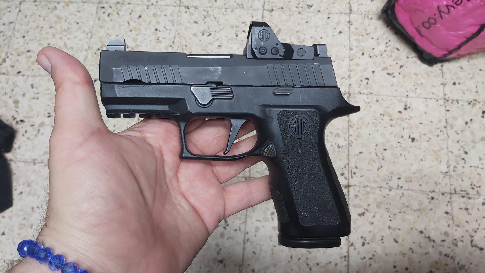 SIG Sauer P320 XCompact, כולל כוונת השלכה + כוונת ברזל ייחודיות + נרתיק איכותי וורסטילי 2