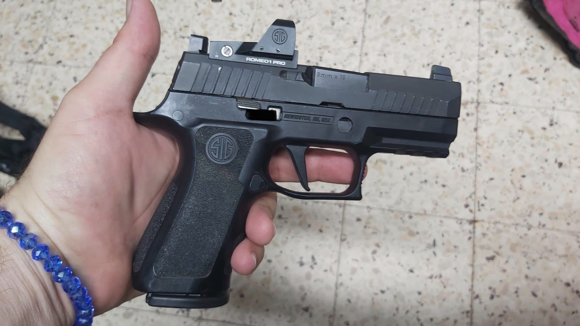 SIG Sauer P320 XCompact, כולל כוונת השלכה + כוונת ברזל ייחודיות + נרתיק איכותי וורסטילי 5
