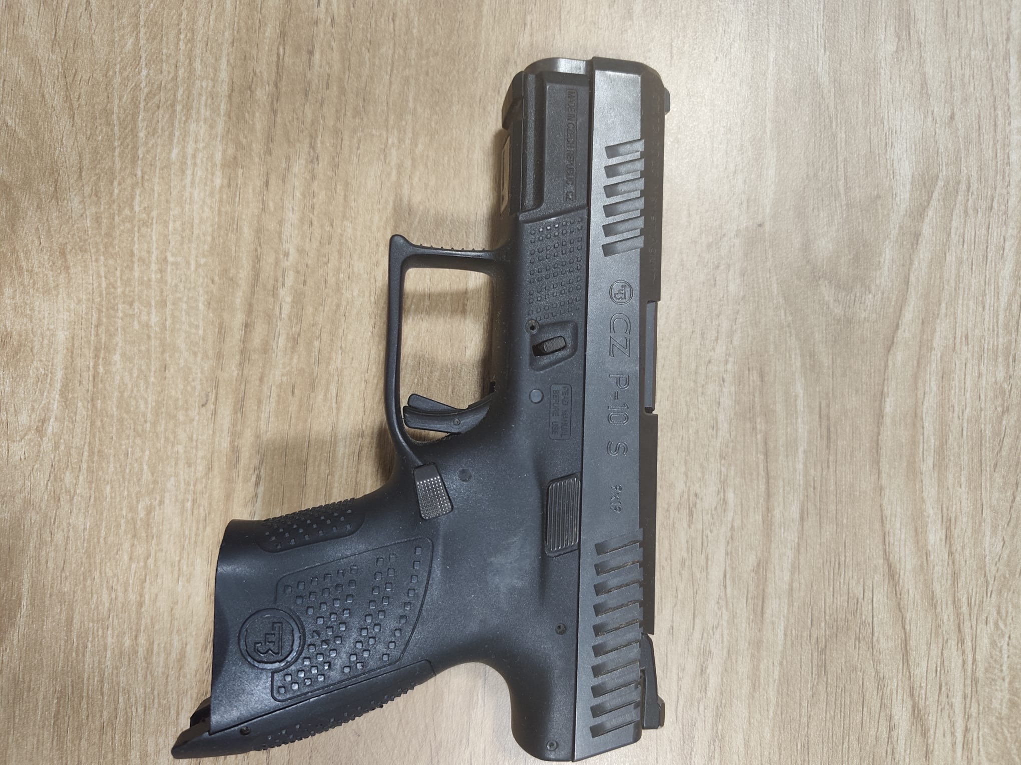 Cz p-10 עם 3 מחסניות