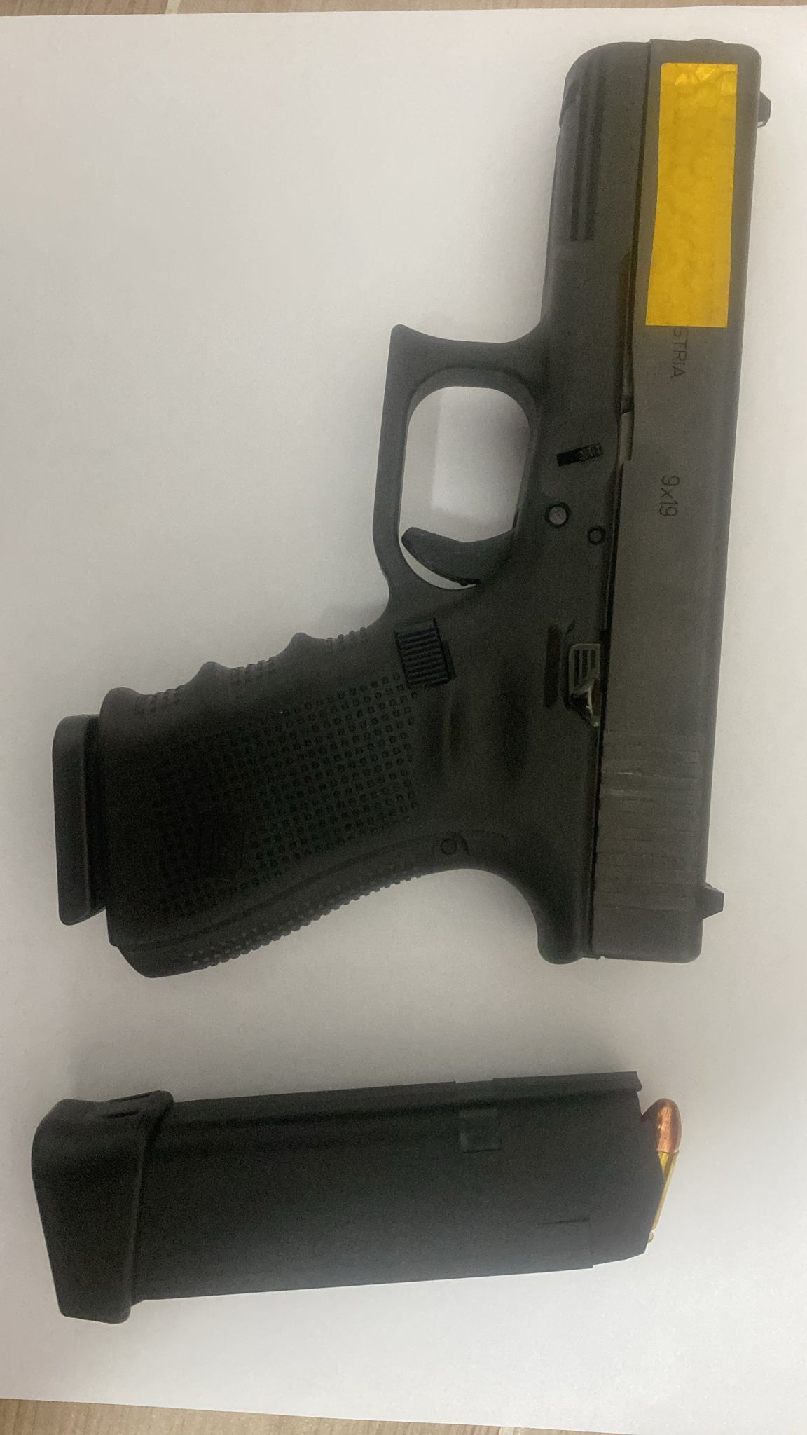 Glock 19 GEN 4  במצב חדש ! 2