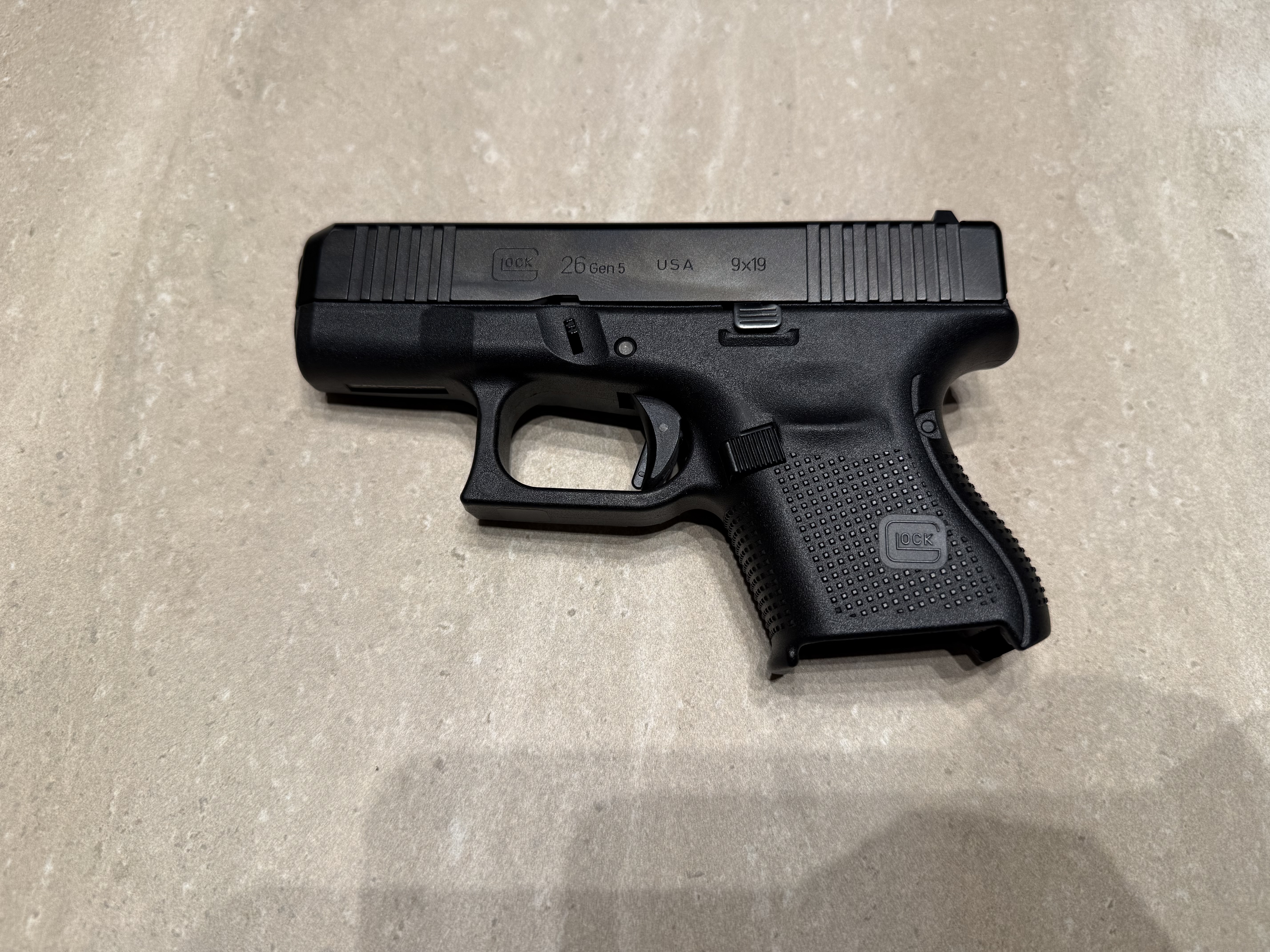 Glock 26 Gen 5 במצב מצוין כמו חדש עם 3 מחסניות