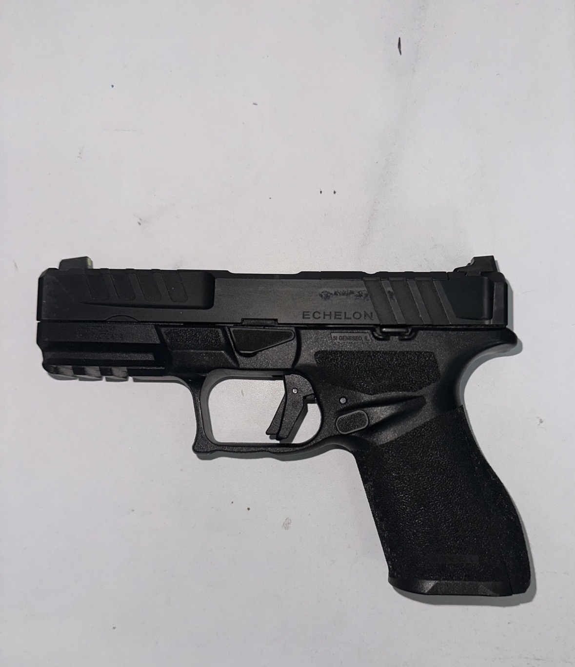 Springfield Echelon Compact עם 3 מחסניות 