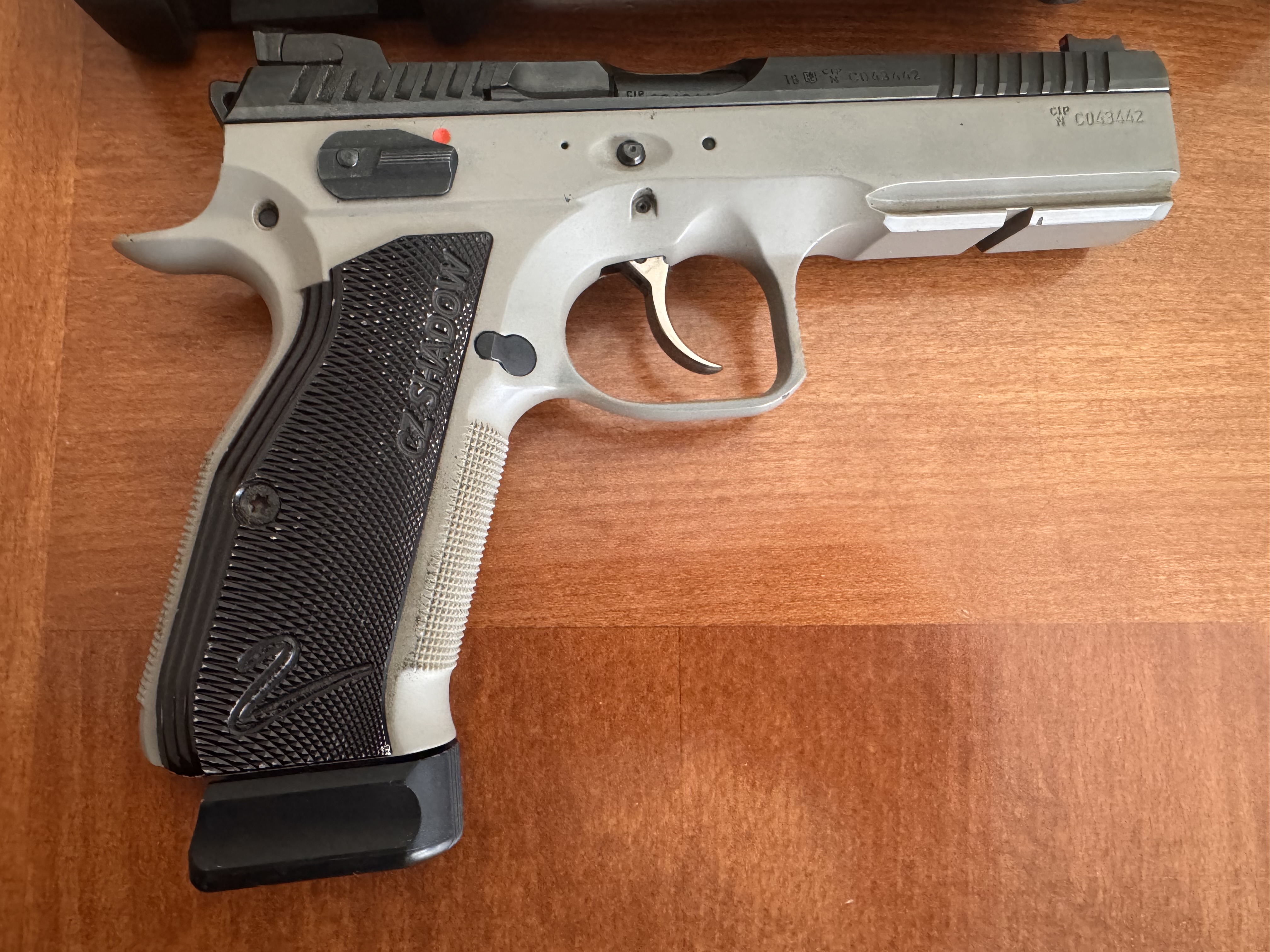 אקדח cz shadow 2 כולל כדון, כוונת ופנס 2